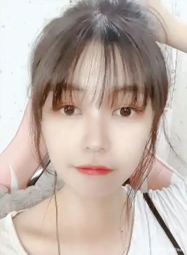 虎牙草莓最新cos,6000贵宾现场看猪,榜一连夜扛着火车跑路了?