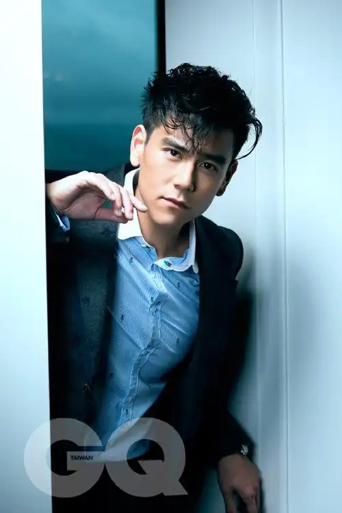 彭于晏# 《gq》台湾版9月刊新鲜出炉～刷牙也要这么帅是想怎样!