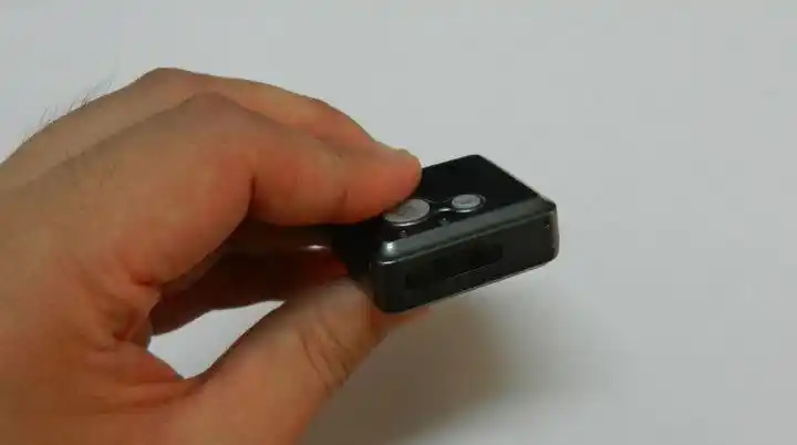 可双向通话一键求救 追踪位置定位监听微型定位器智能穿戴