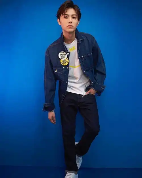 王子邱胜翊拍率性写真 演绎牛仔时尚帅气无限