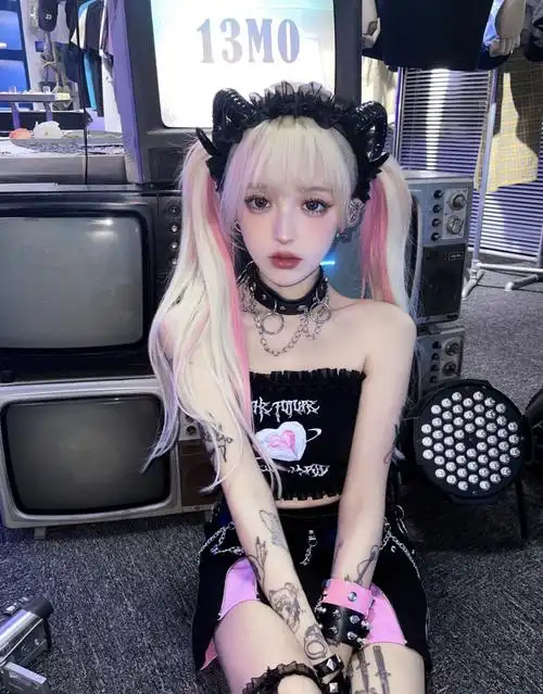 机智张回应整容质疑,直播做猪鼻子否认填充过鼻子,用