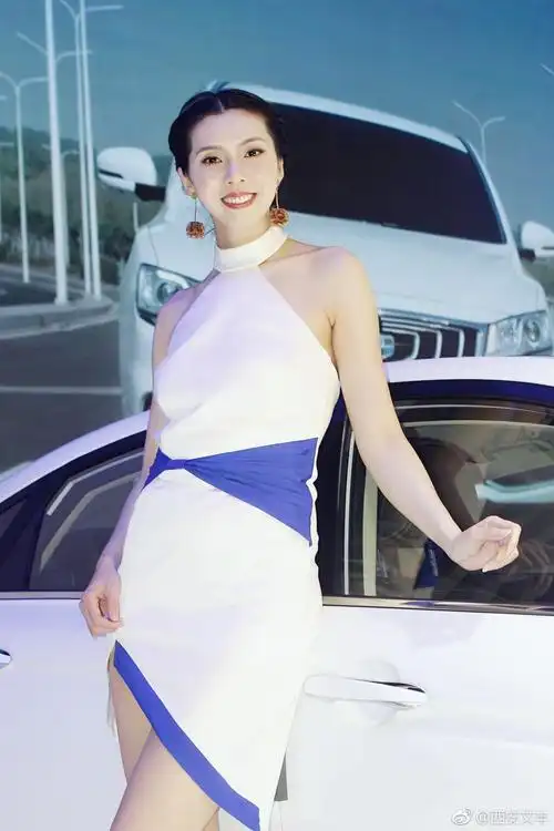 西安五一车展吉利车模高燕