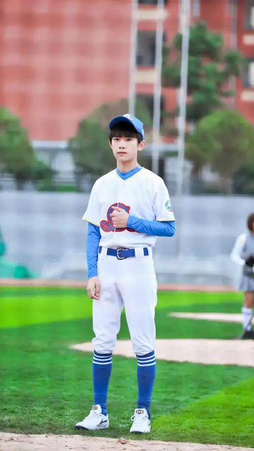 易烊千玺 |棒球千!