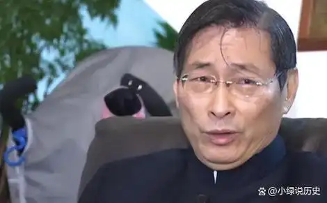 台湾黑帮头目张安乐举五星红旗游行唱响大中国期盼祖国统一