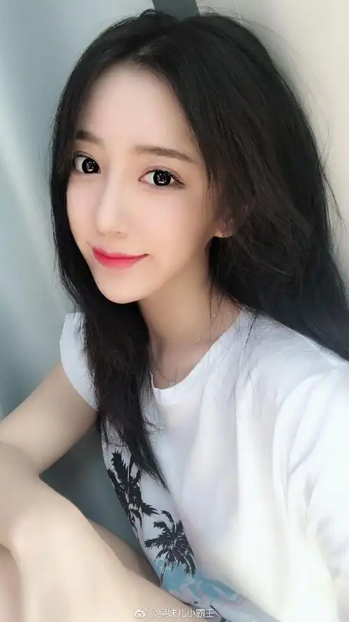 斗鱼吃鸡女主播呆妹儿小霸王个人写真福利套图