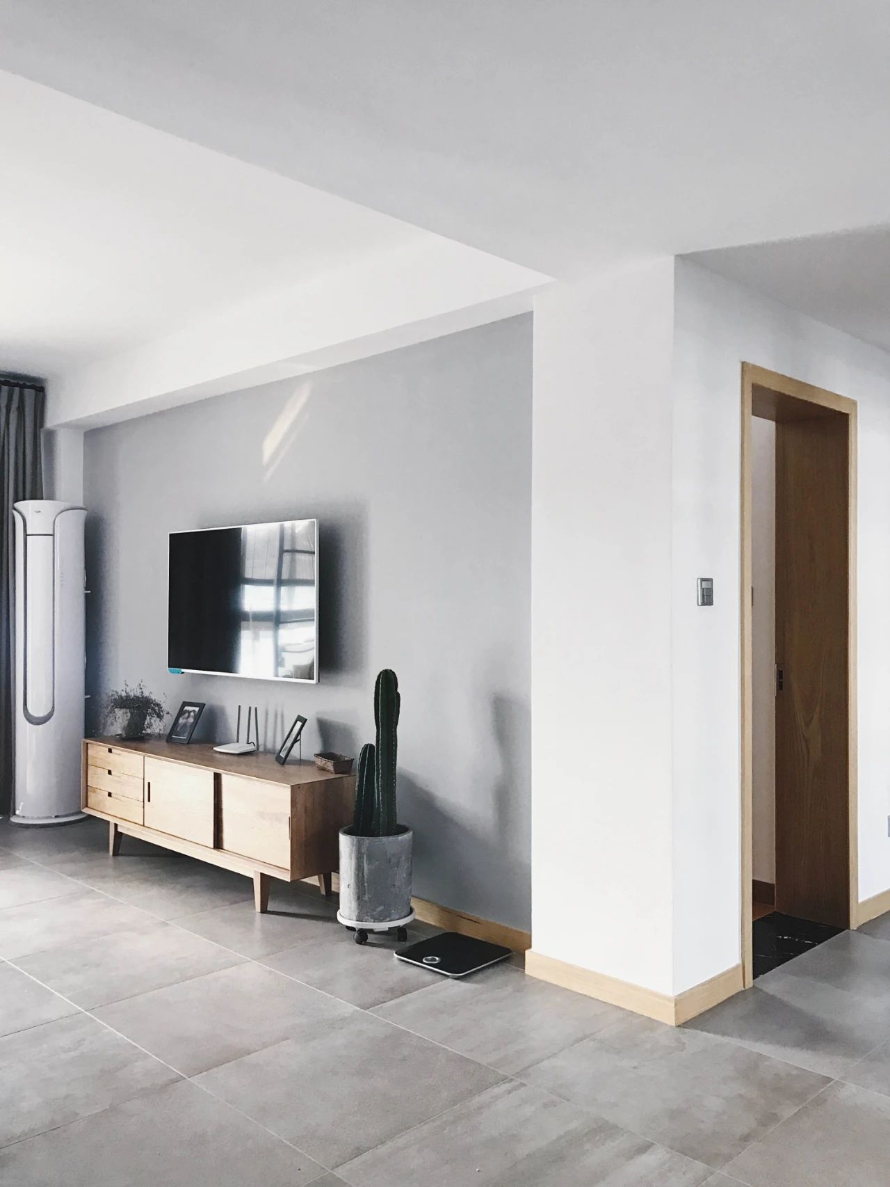 刷乳胶漆的电视墙简单省钱也耐看大方