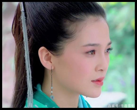 被誉为"最美程英"的她新剧杀青,剧中男装扮相英气,女装美艳!