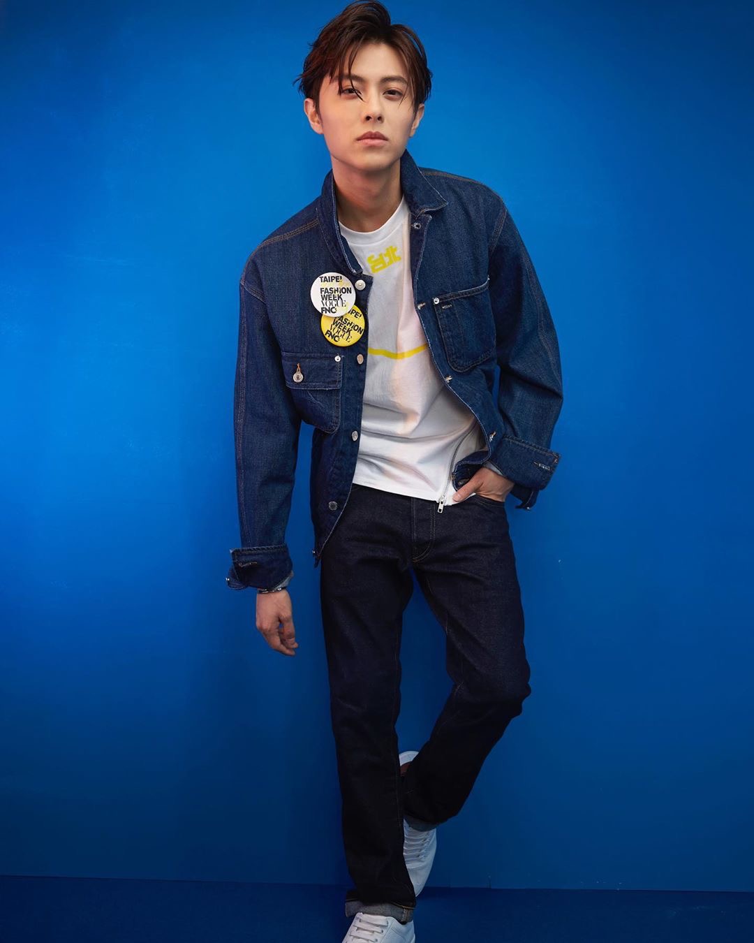 王子邱胜翊拍率性写真 演绎牛仔时尚帅气无限